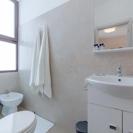 L'affaccio - Lungomare 3*